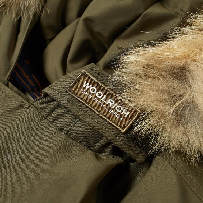 Woolrich Arctic Anorak in Ramar Dark Green