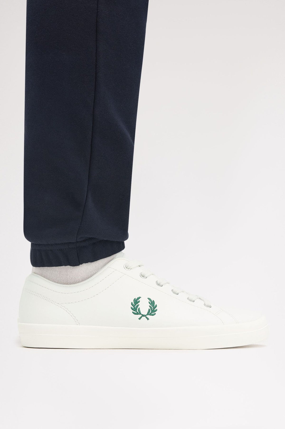 Fred Perry Baseline Leather B1306 Snow White