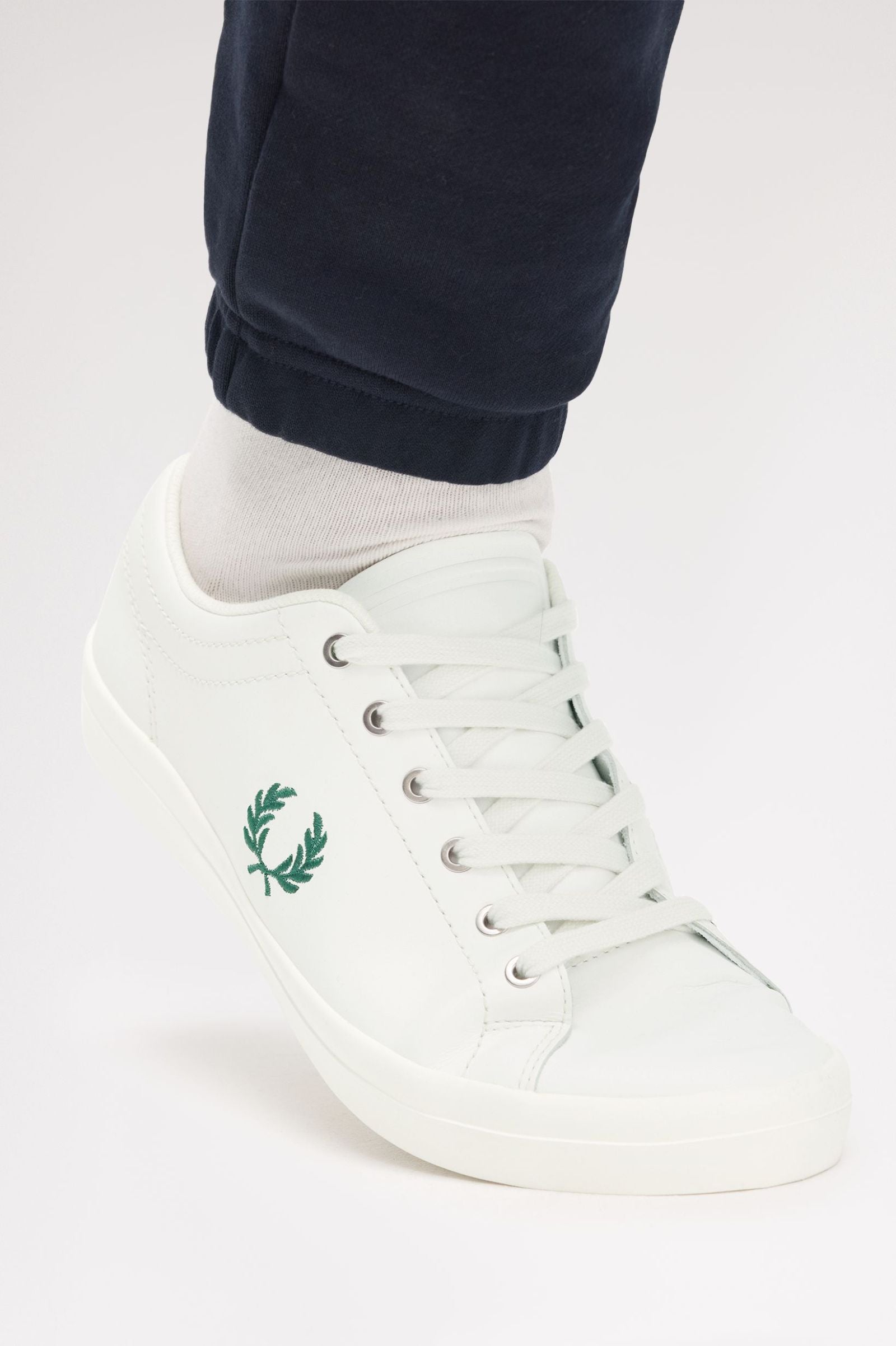 Fred Perry Baseline Leather B1306 Snow White