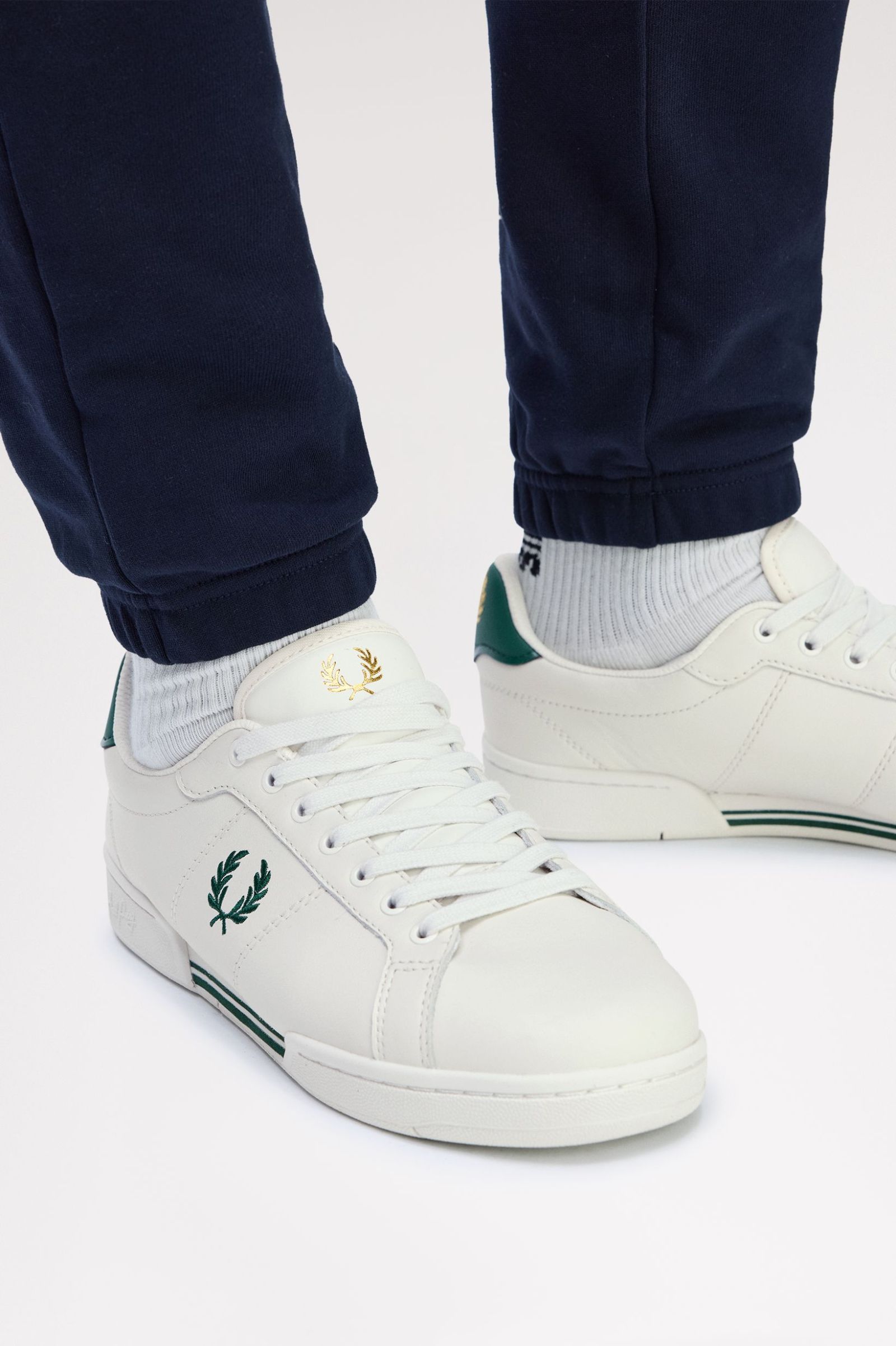 Fred Perry B722 Leather B6311 Porcelain
