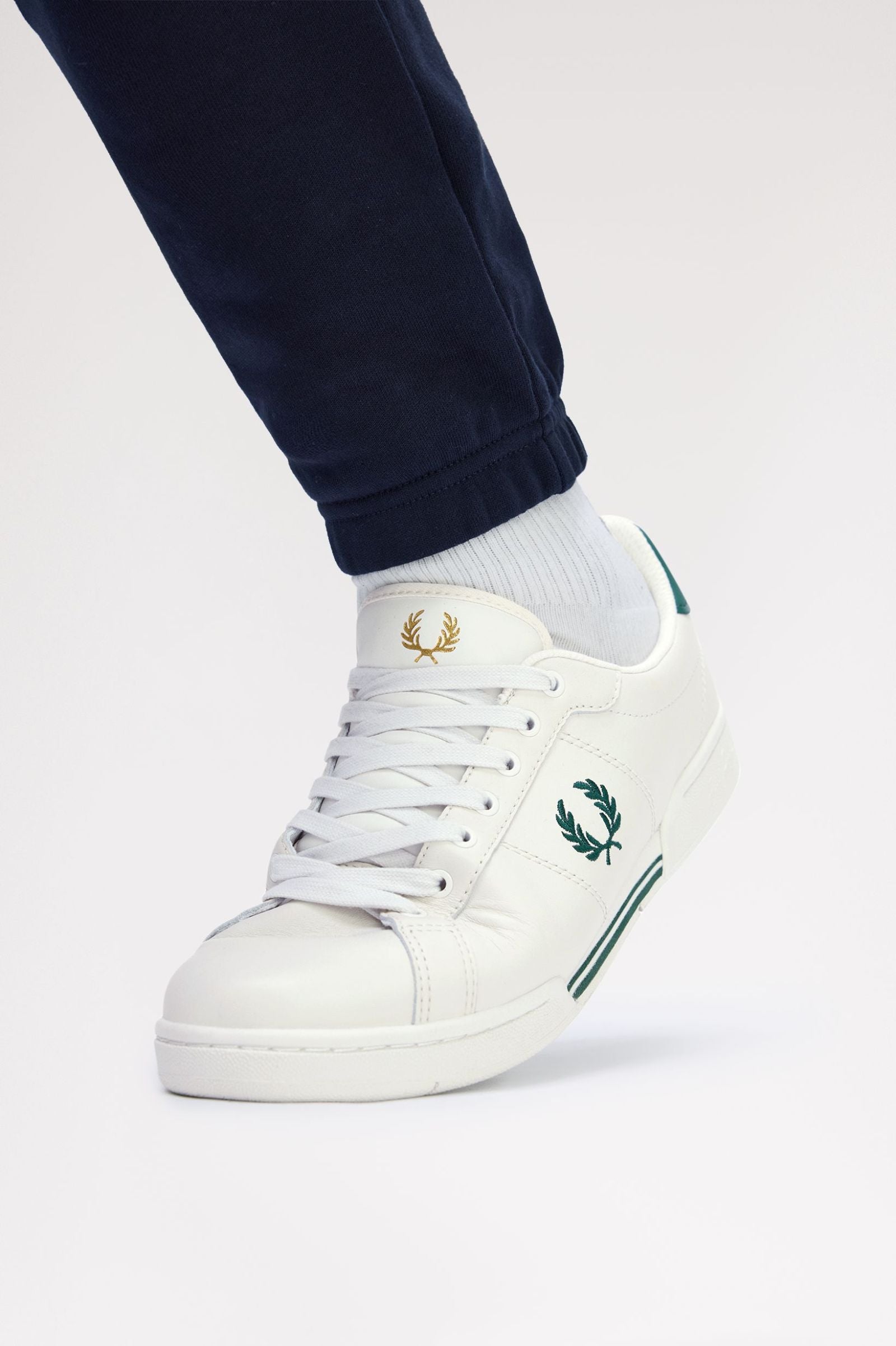 Fred Perry B722 Leather B6311 Porcelain