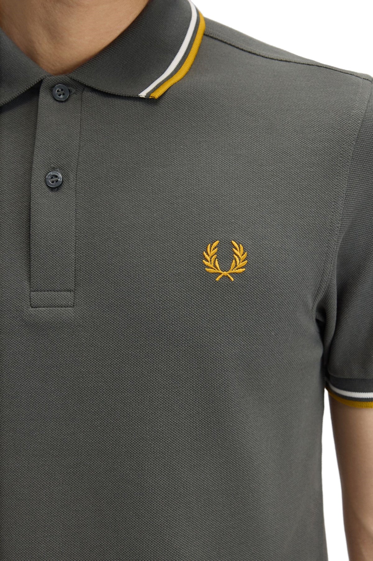 Fred Perry Slim Fit Twin Tipped Polo Field Green / Ecru / Golden