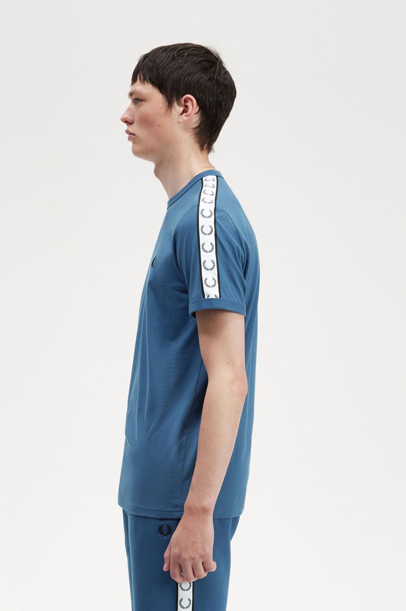 Fred Perry Taped Ringer T-Shirt M4620 Midnight Blue