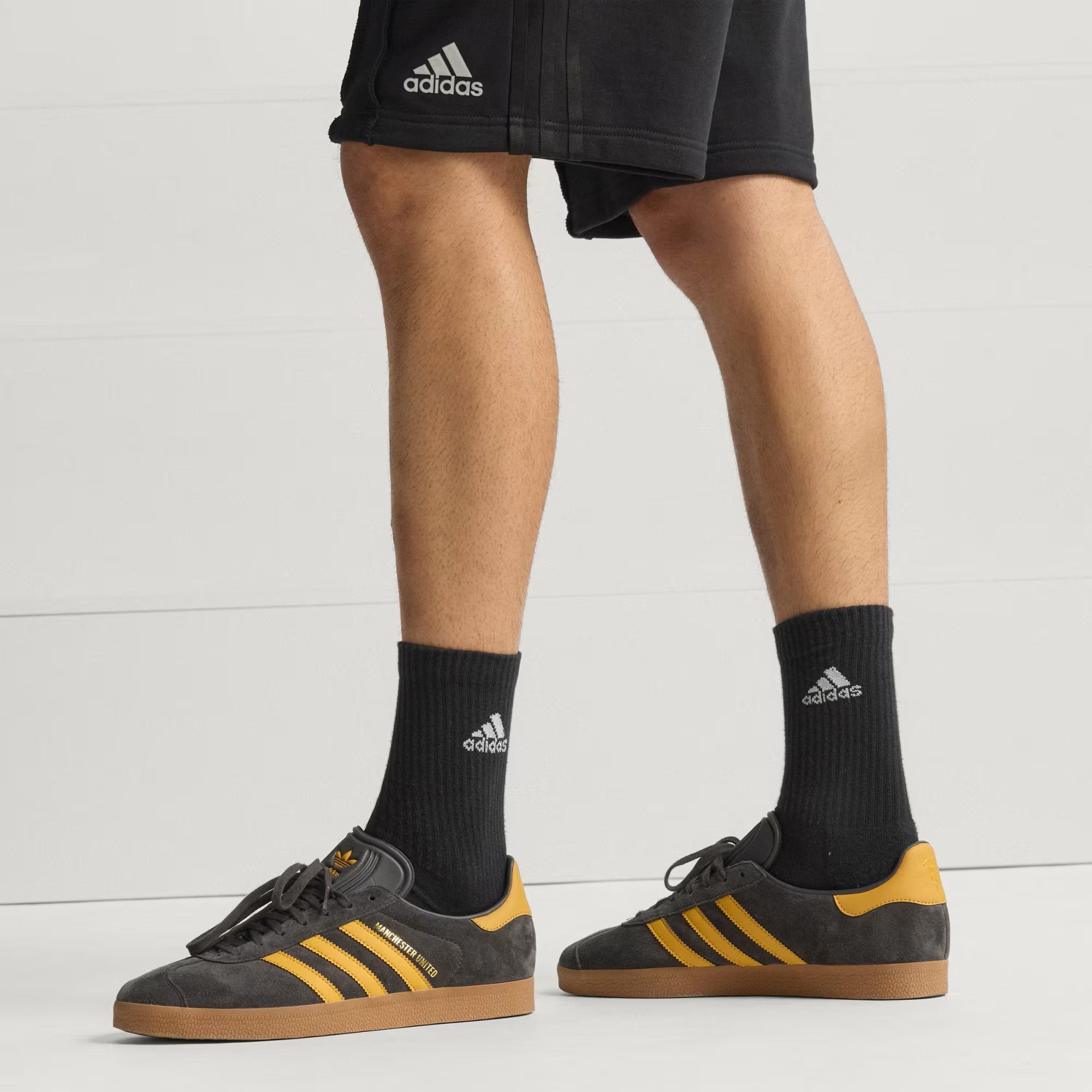 Adidas Gazelle Manchester United JR1410 Utility Black / Preloved Yellow / Gum